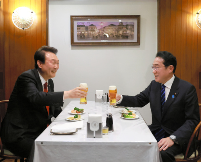 韩媒：岸田文雄会提前访韩 岸田文雄当选视频