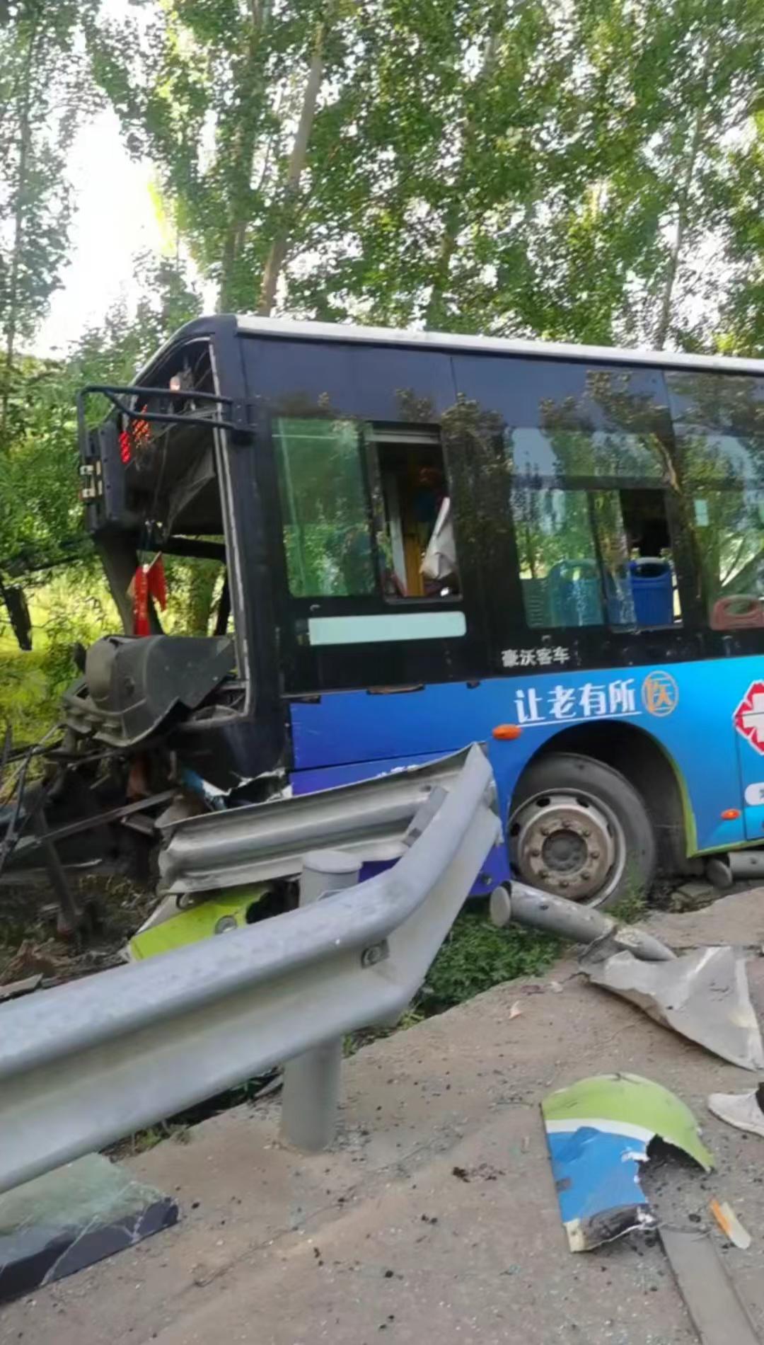 山西公交事故致4人死亡，知情人：遇难学生中一名复读生高考成绩挺好