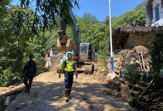   重庆万州洪涝地质灾害已致17人死亡、2人失踪   