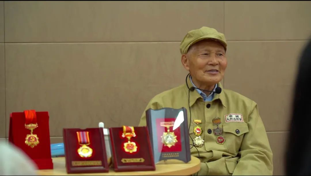 【重返鸭绿江】抗美援朝老兵颜怀俭：弹片留在我体内70年