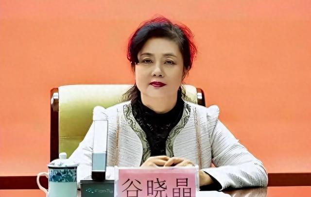 “靠广告吃广告”的她，再被通报（广告真的能赚钱吗）