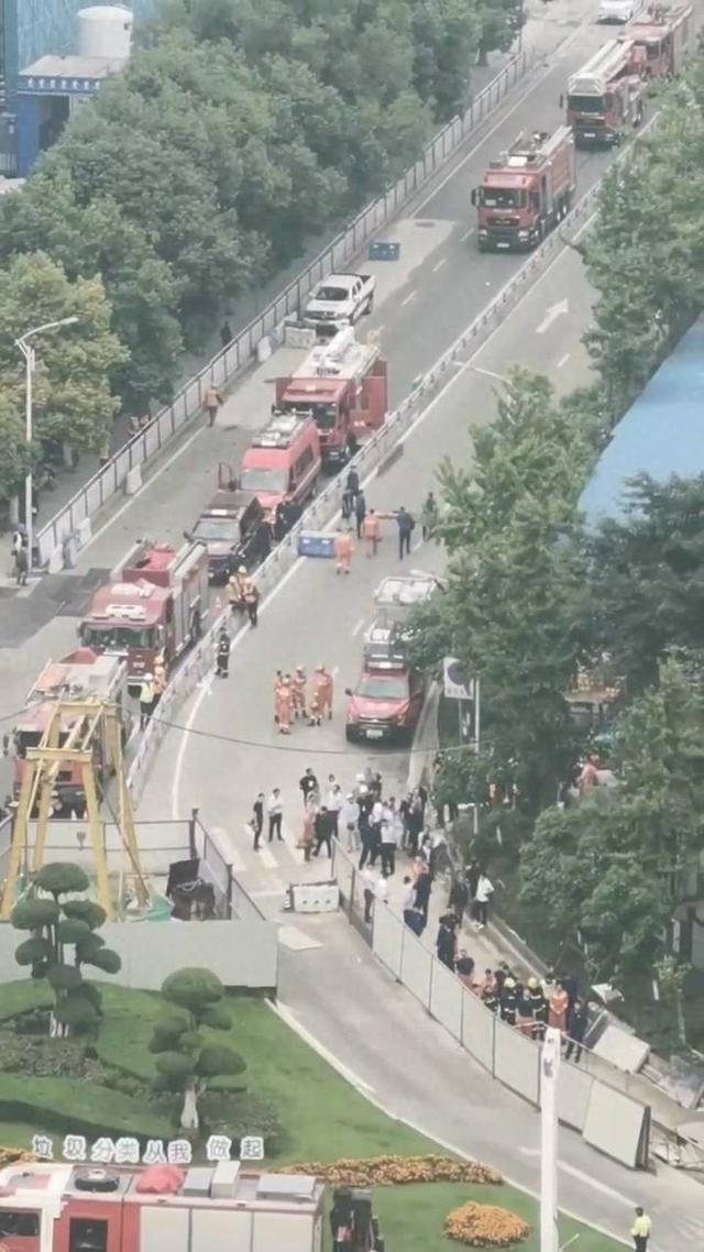 重庆两江新区一雨水管道整治项目发生塌方 应急管理局：已造成1死1伤