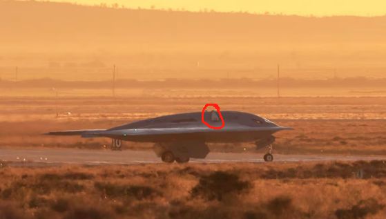 枢密院十号：“全球首款六代机”B-21首飞，背后信息量超大