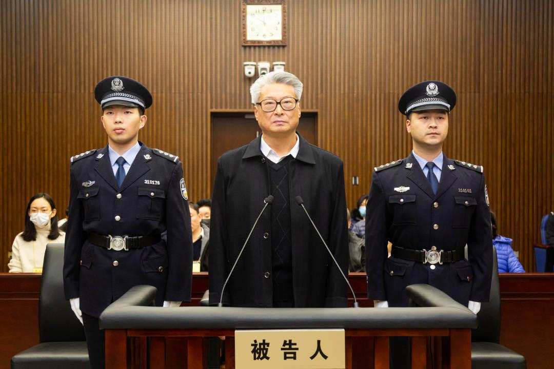 首艘国产航母原研制总指挥胡问鸣获刑13年 被查时退休不到1年，违规打高尔夫球百余次