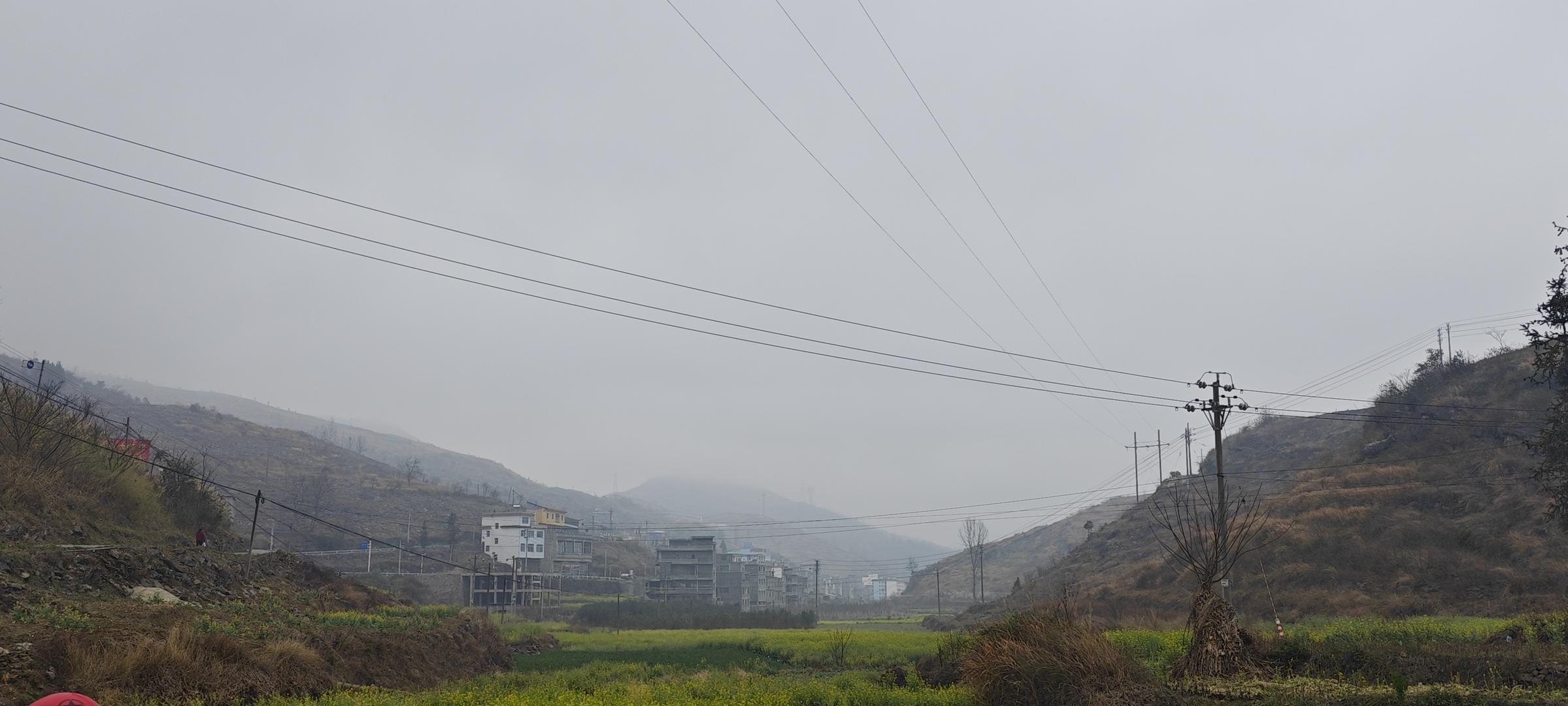 倒在贵州山火里的两个年轻人（贵州山火烧死30名英雄）