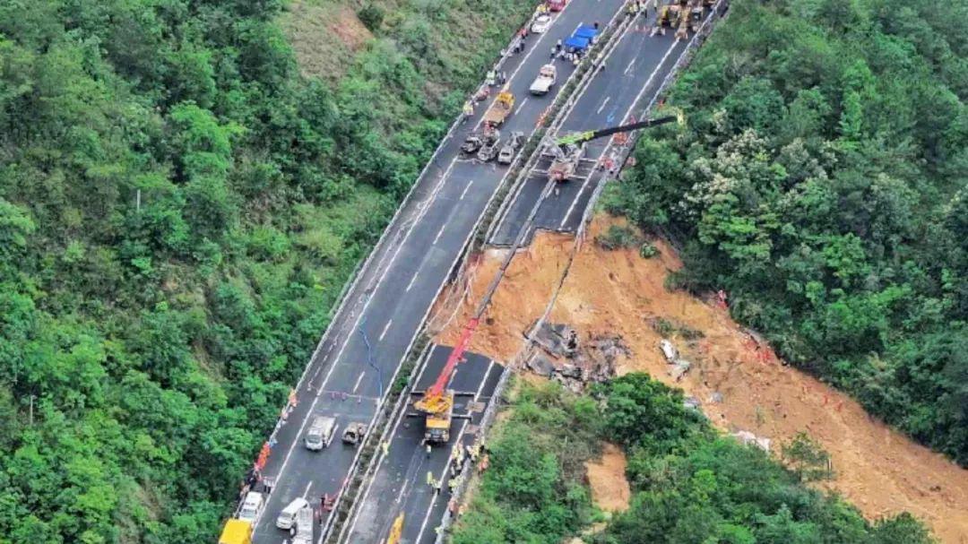 梅大高速塌方已致48人遇难，专家称形成塌方“需要一段时间过程” | 深度聚焦